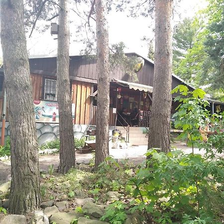 Kemp U Lesa Hotel Rokle Екстериор снимка